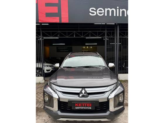 MITSUBISHI L200 TRITON 2.4 16V TURBO DIESEL SPORT HPE CD 4P 4X4 AUTOMÁTICO MITSUBISHI L200 TRITON 2.4 16V TURBO DIESEL SPORT HPE CD 4P 4X4 AUTOMÁTICO
